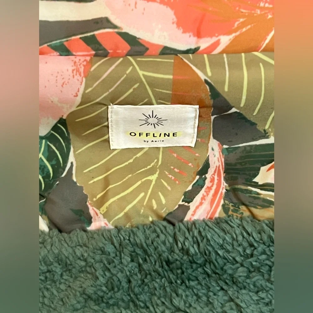 American Eagle Offline OFFLEASH By Aerie Travel Pet Blanket